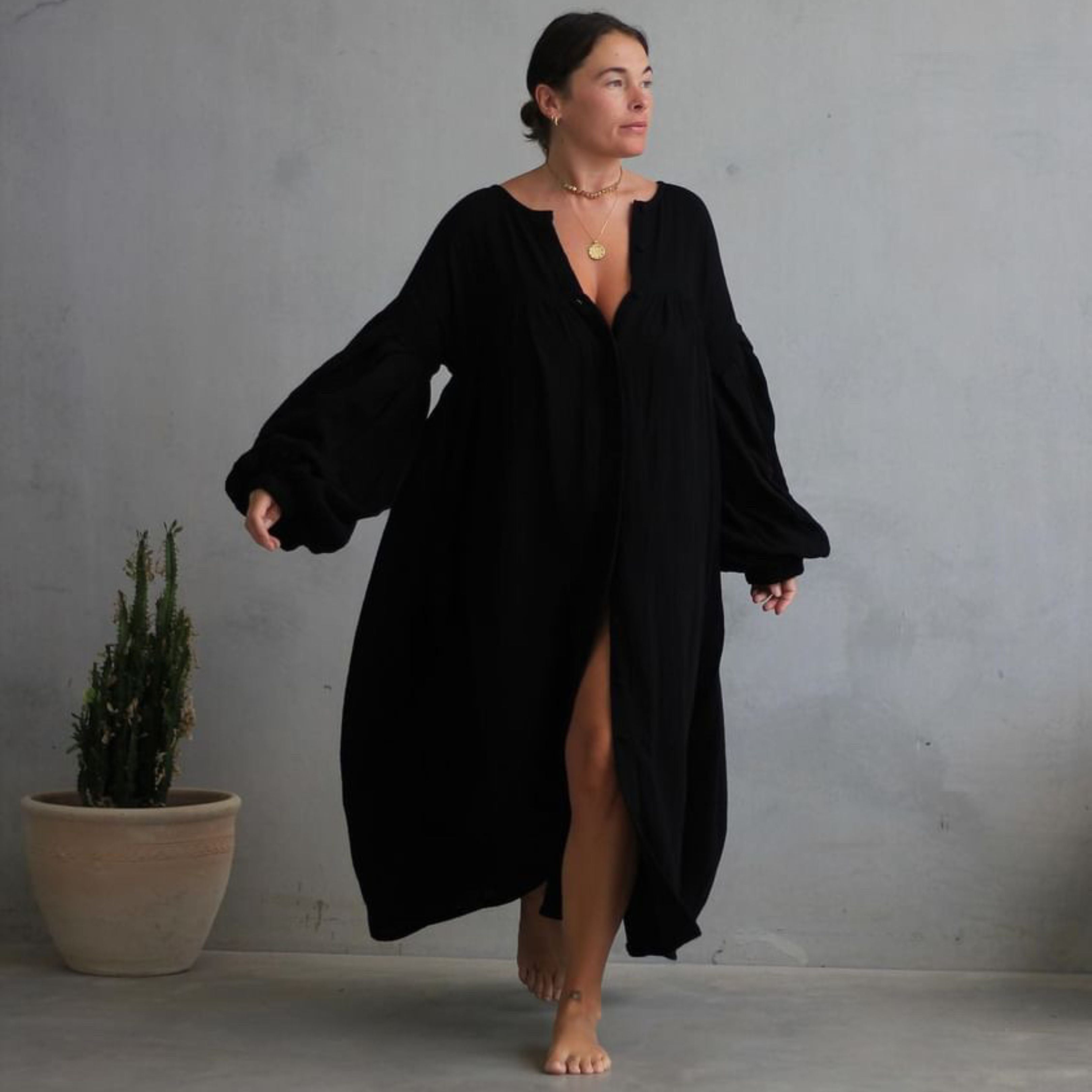 FIELDS MAXI- Black Crinkle Dress
