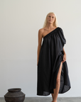 ODETTE - Black Linen Gown