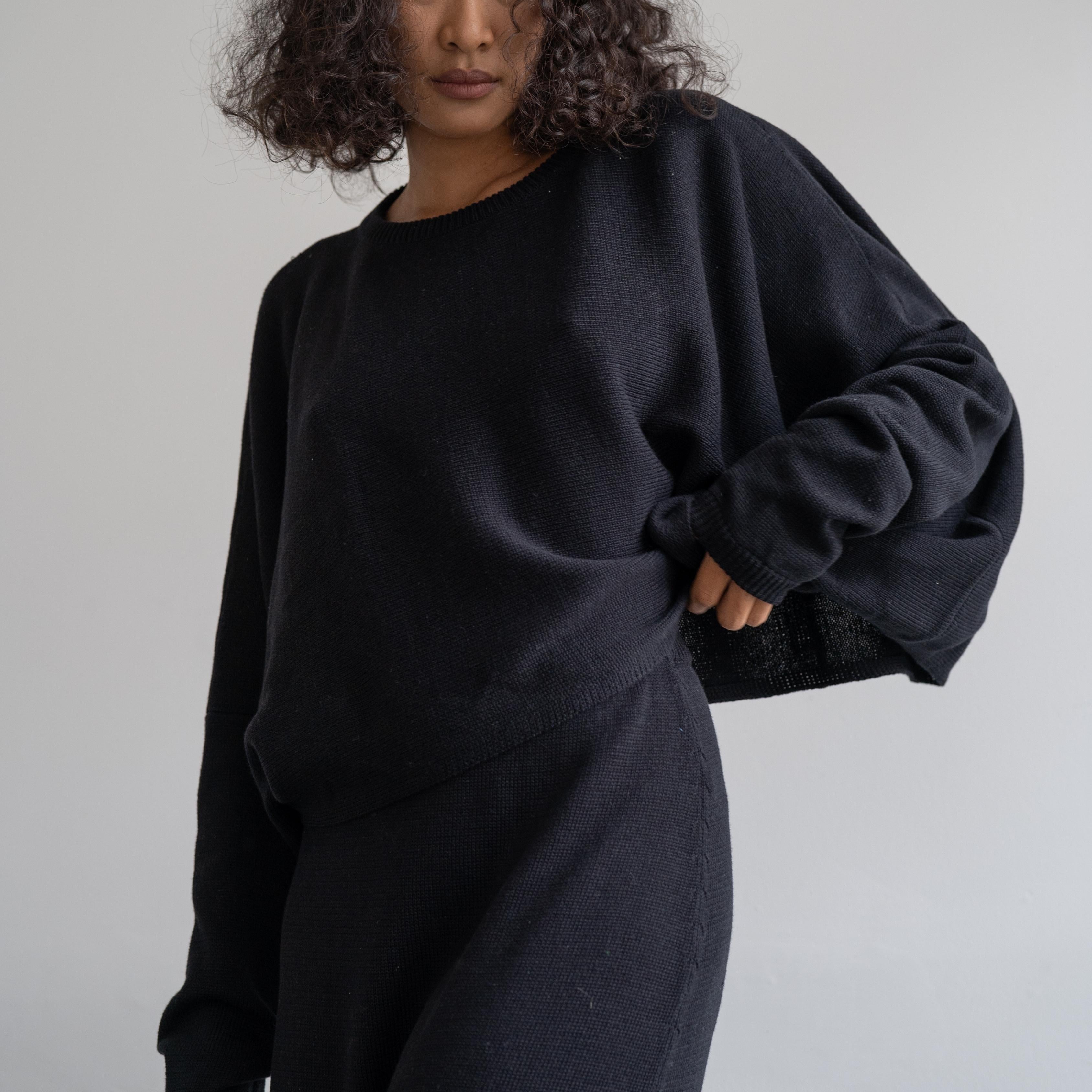 NIAS - BLACK Crop Sweater