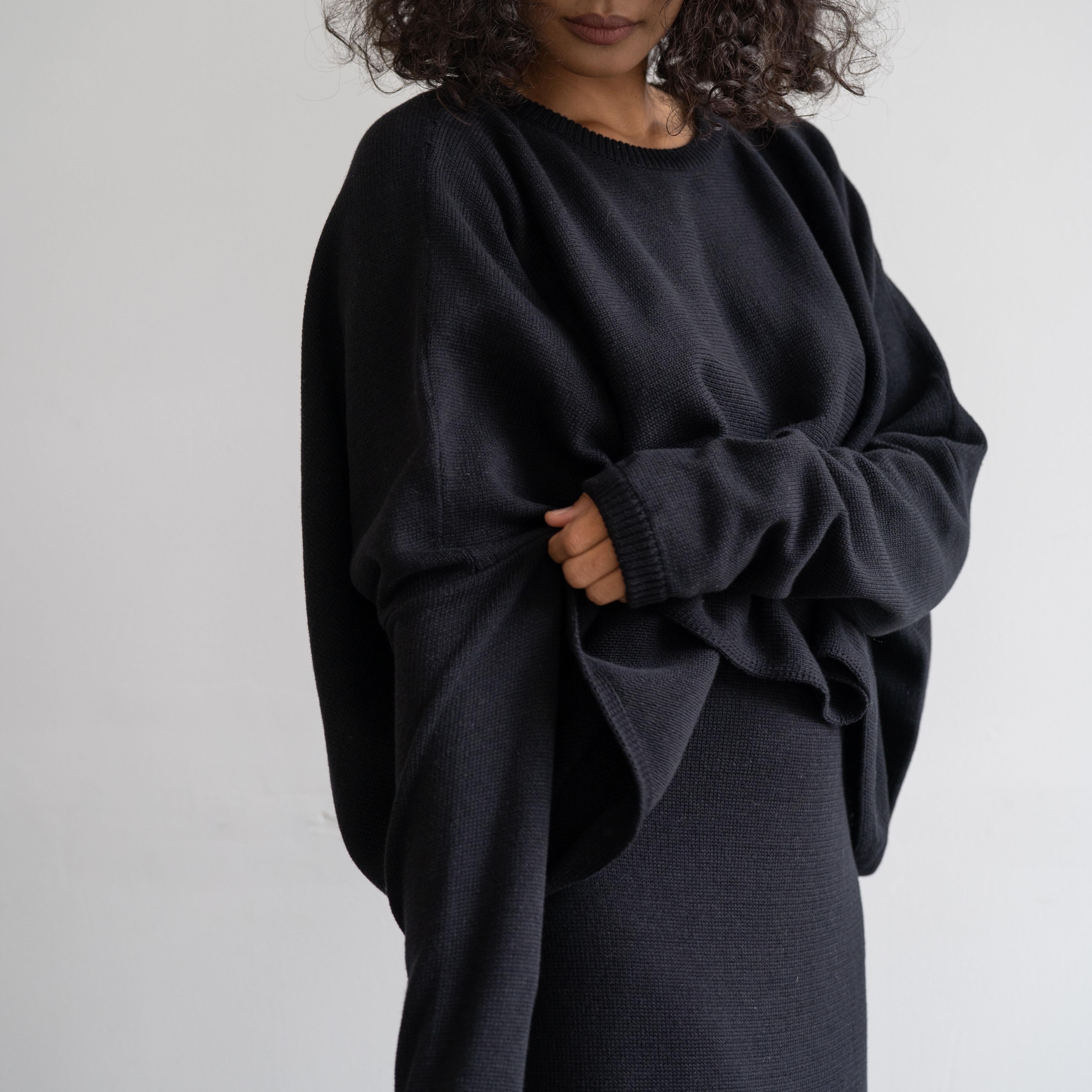 NIAS - BLACK Crop Sweater