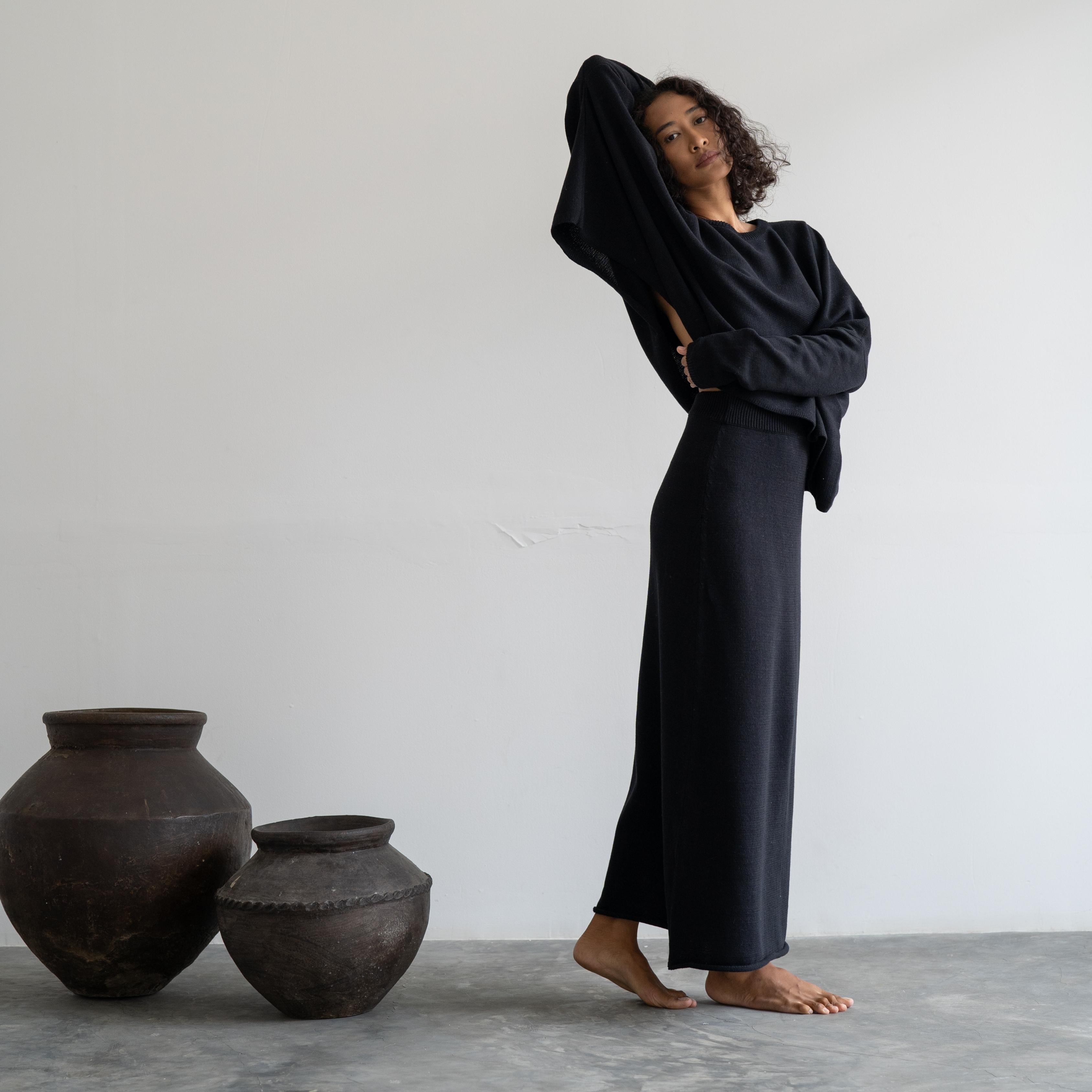 NIAS - BLACK Crop Sweater