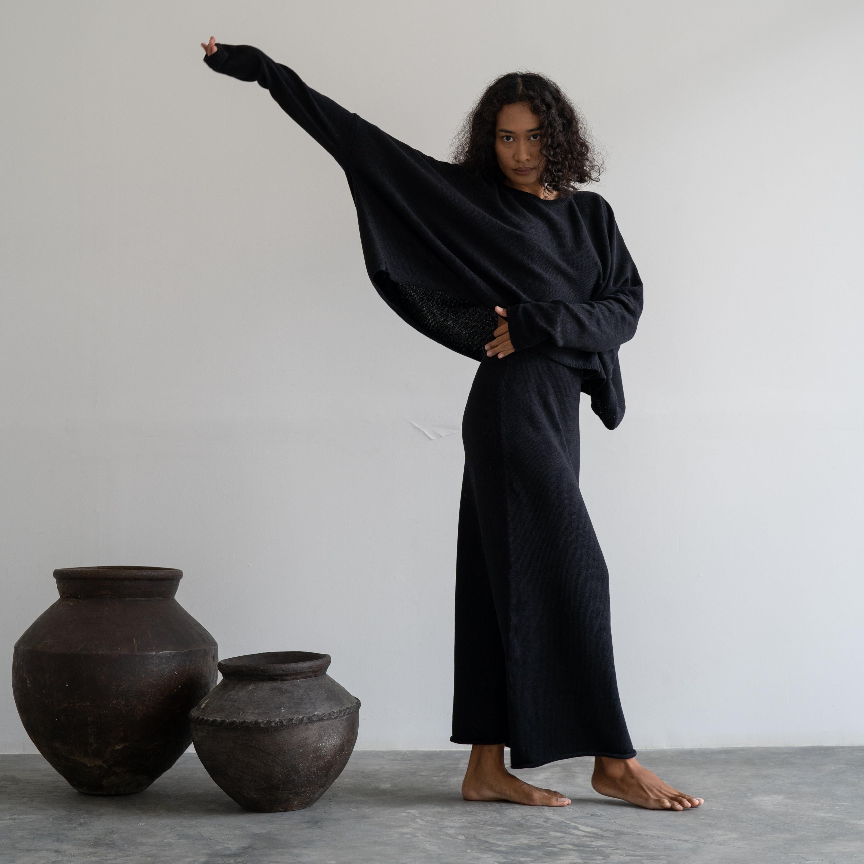 NIAS - BLACK Crop Sweater