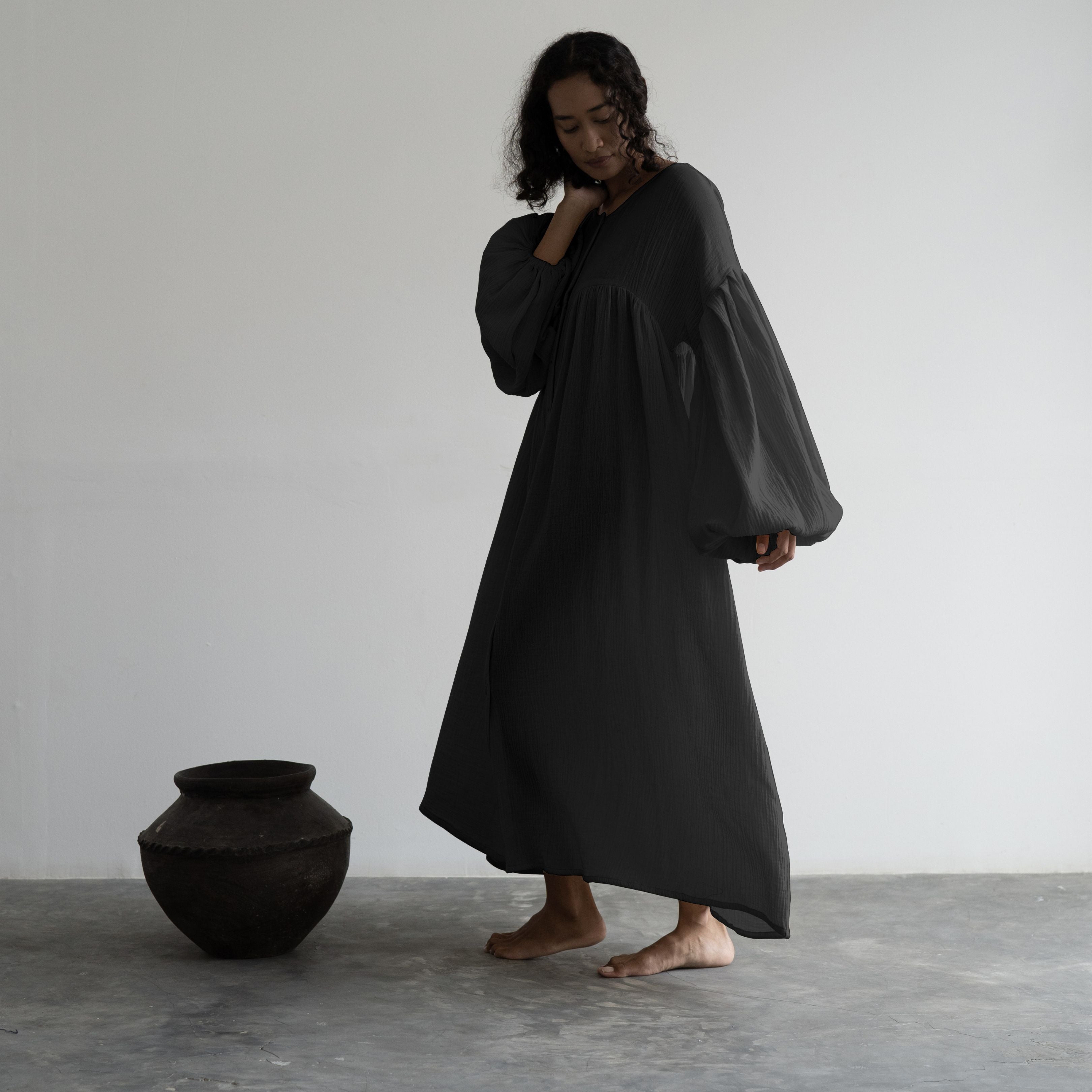 FIELDS MAXI- Black Crinkle Dress