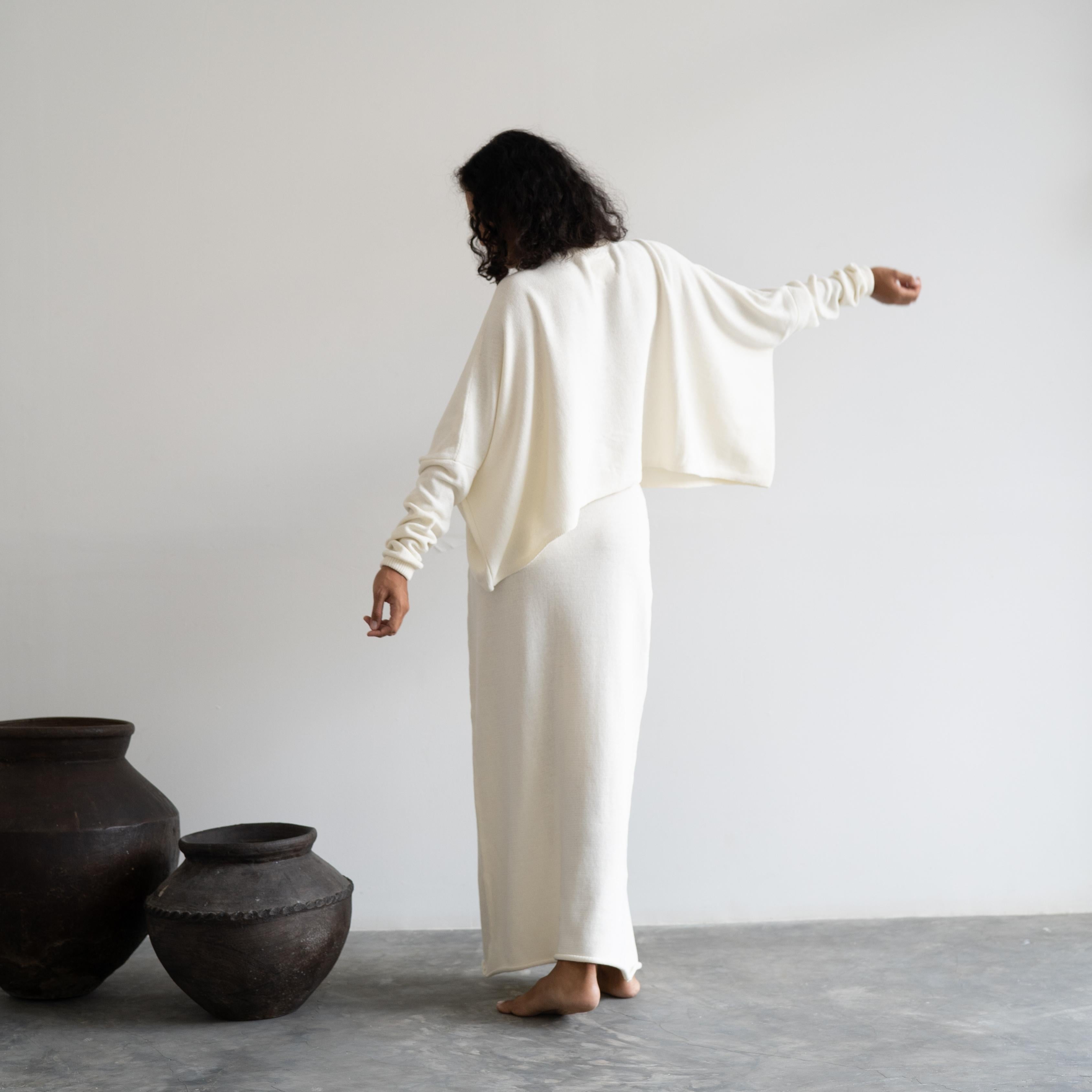 NIAS - CREAM Crop Sweater