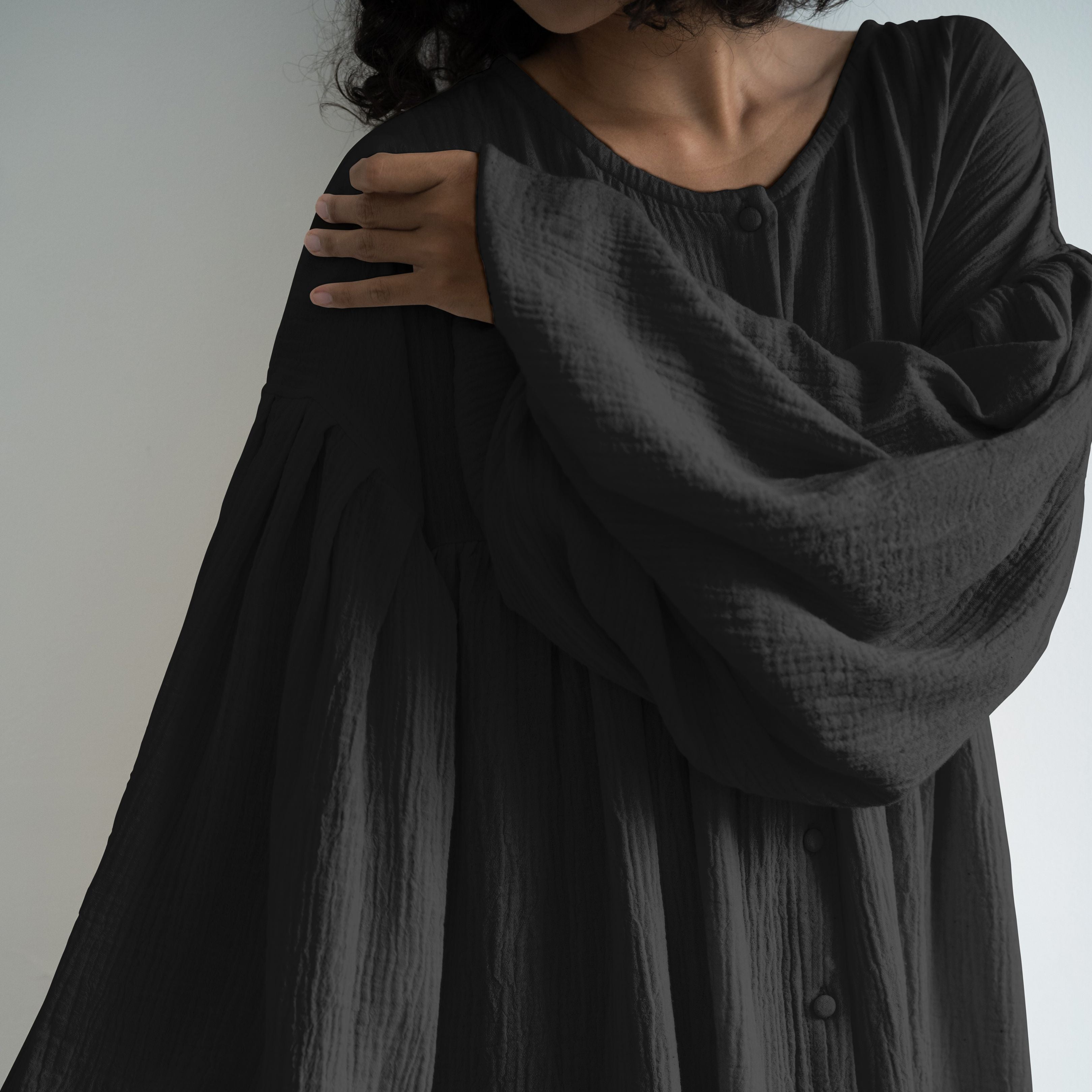 FIELDS MAXI- Black Crinkle Dress