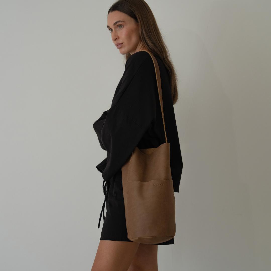 THE CYLINDER BAG - TAN