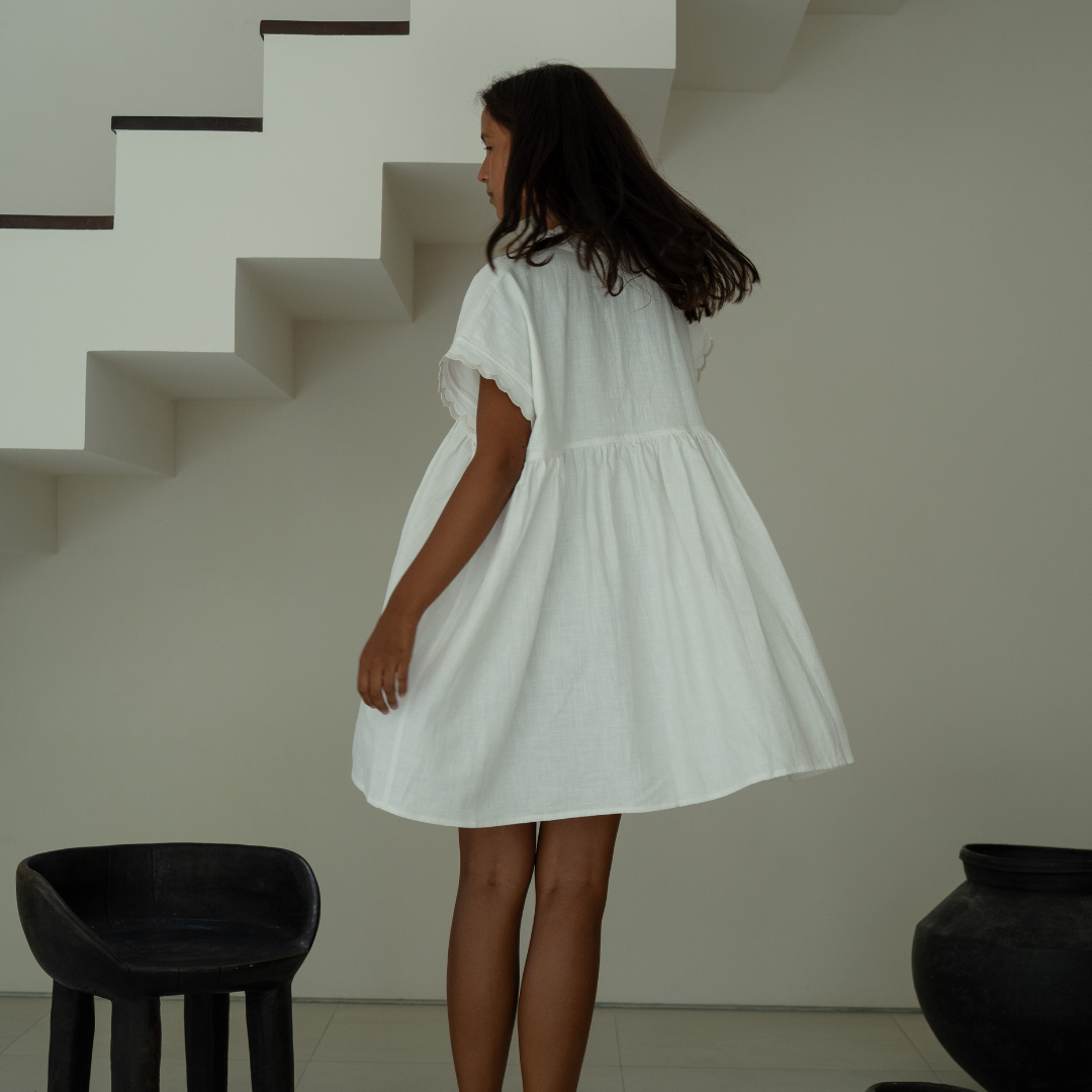 ONNI MINI - WHITE Scalloped Ramie Dress