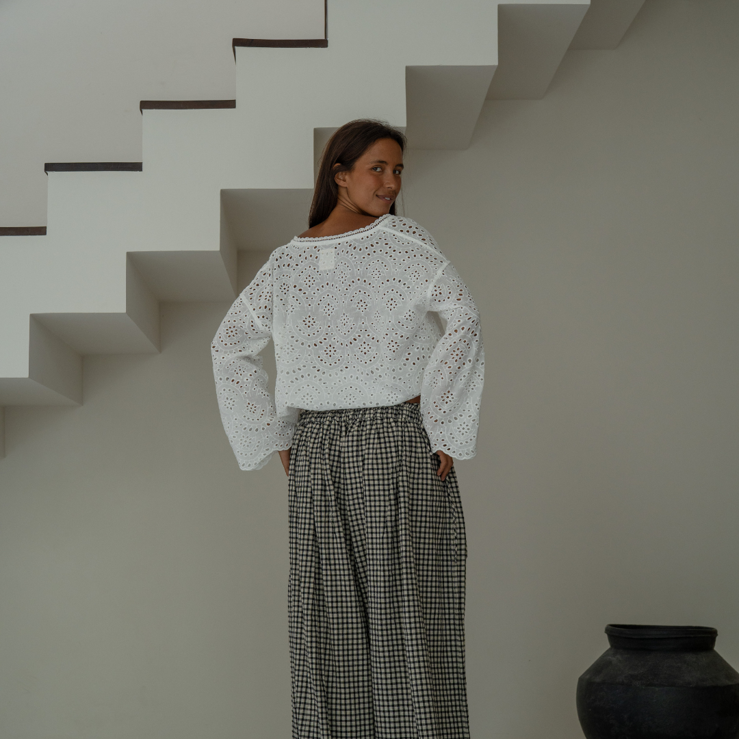 LUNA - WHITE Broderie Blouse