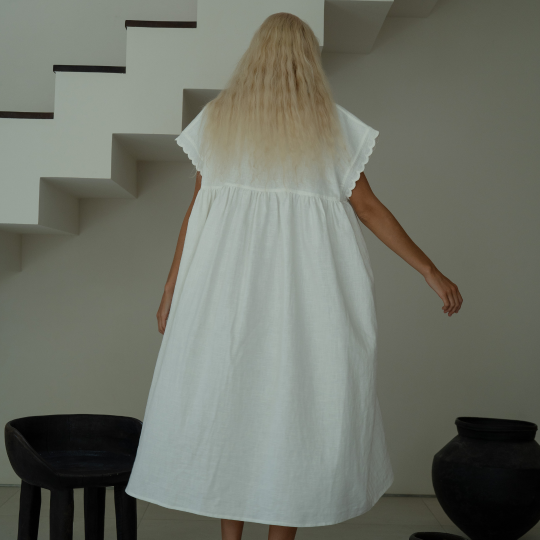 ONNI MIDI - WHITE Scalloped Ramie Dress