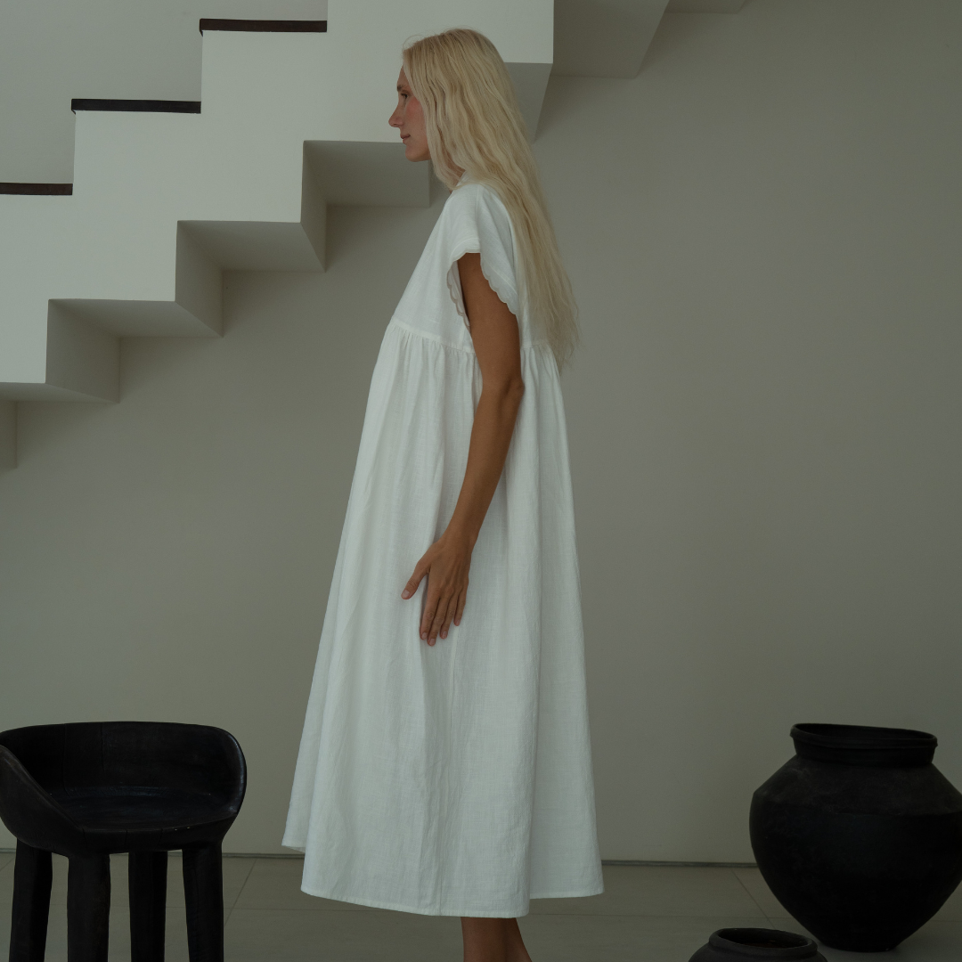 ONNI MIDI - WHITE Scalloped Ramie Dress