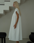 ONNI MIDI - WHITE Scalloped Ramie Dress