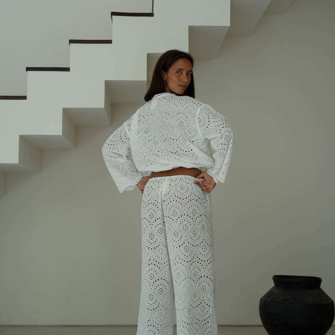 LUNA - WHITE Broderie Blouse