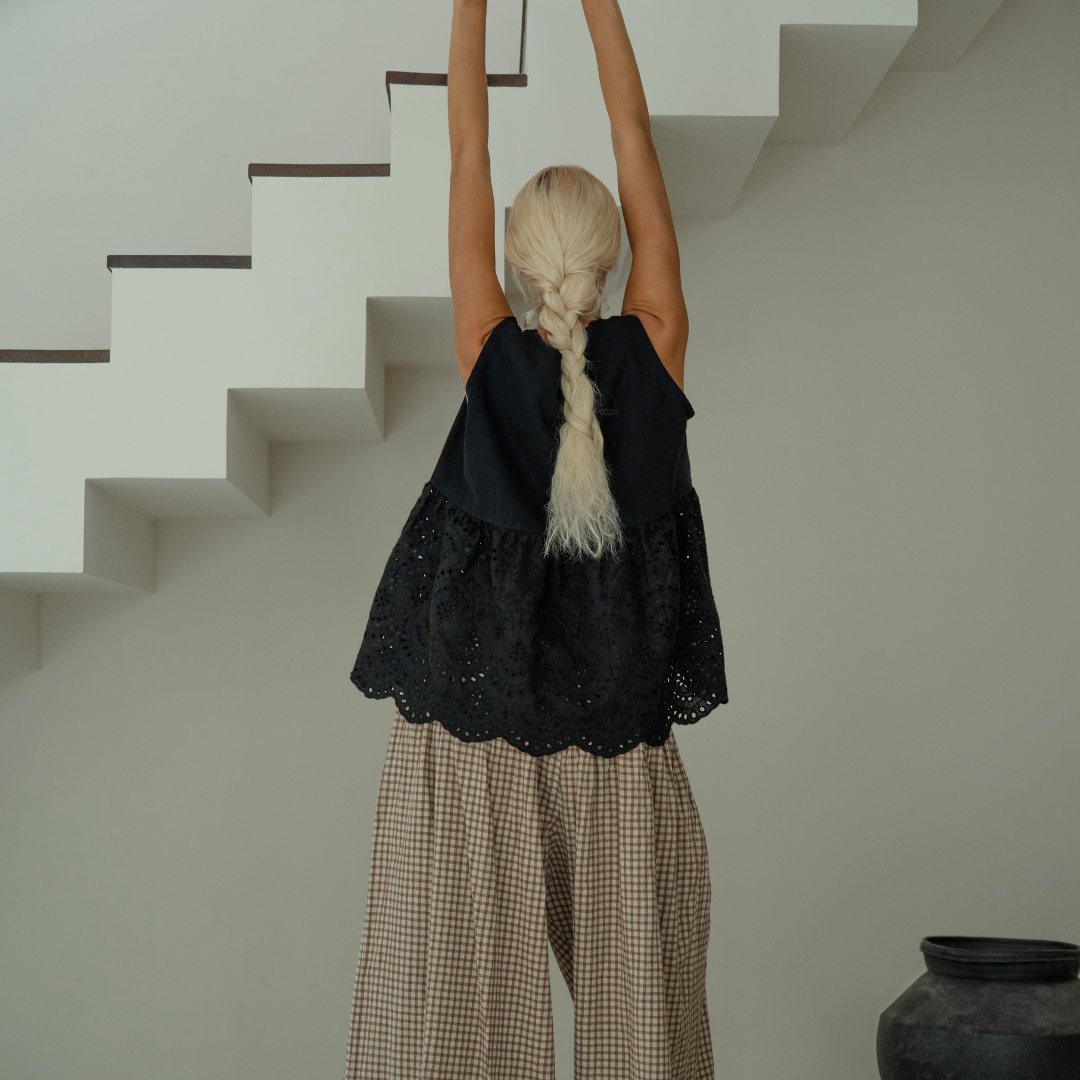 VALERIE - BLACK Broderie &amp; Ramie Top