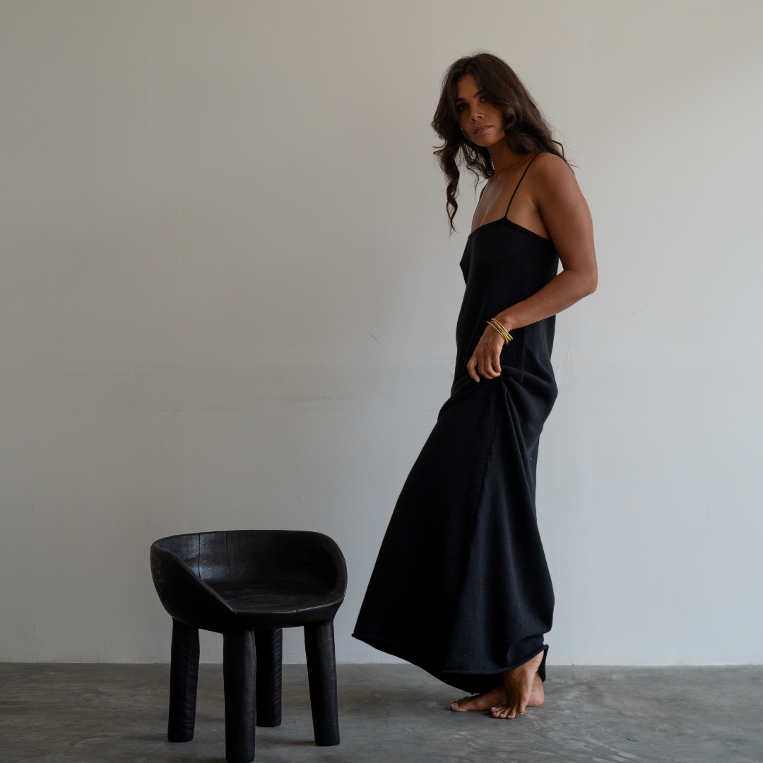 YVONNE - BLACK Knit Maxi