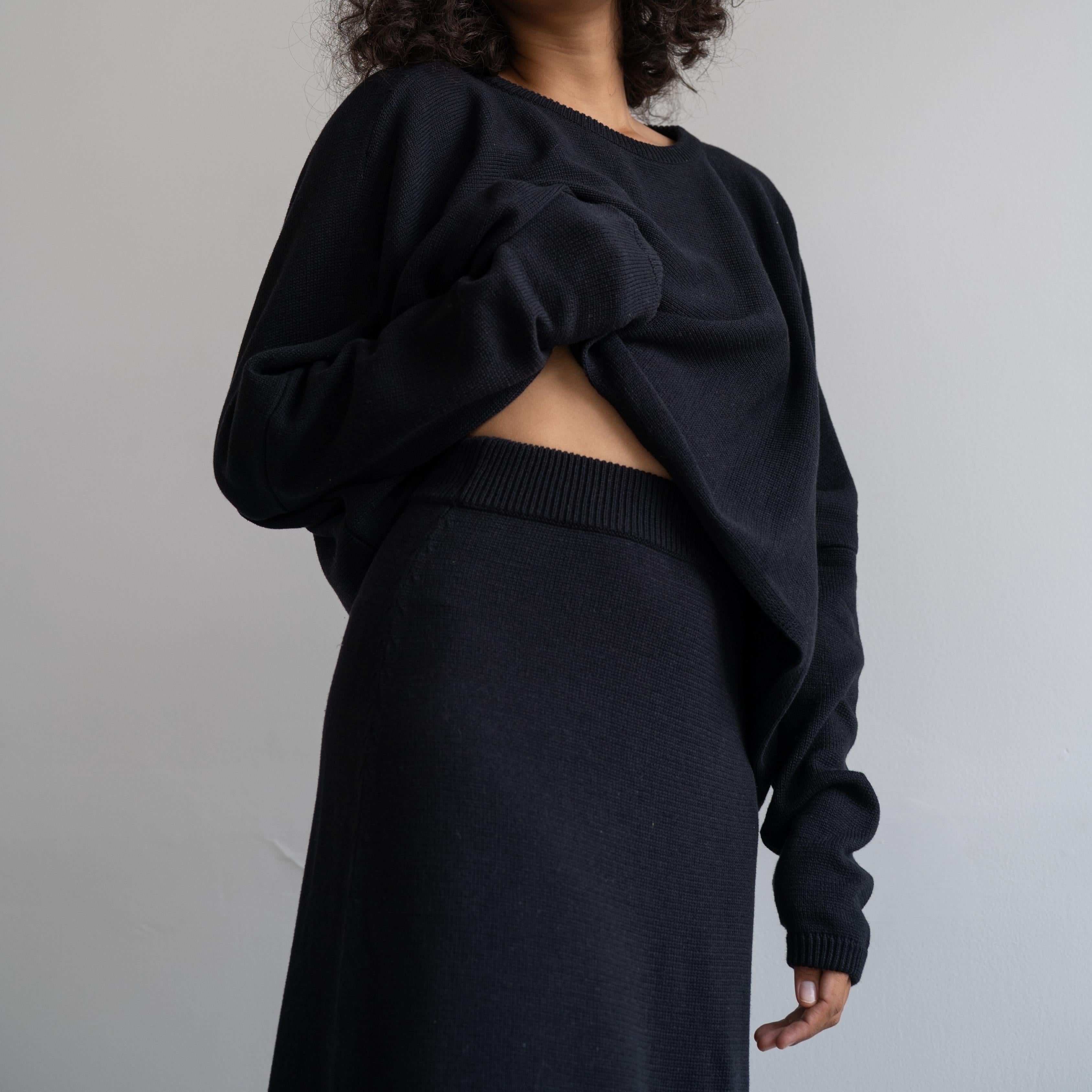NIAS - BLACK Crop Sweater
