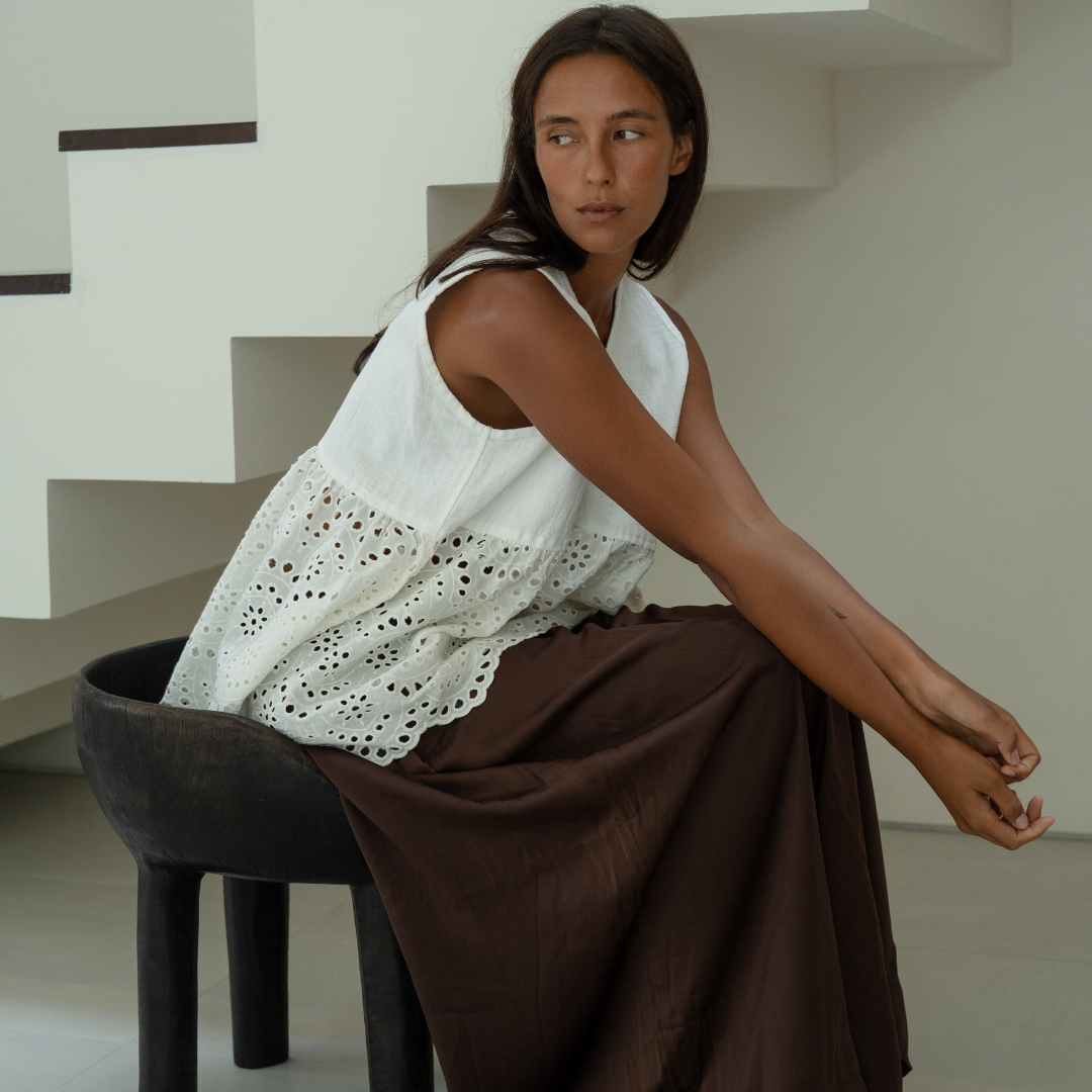 VALERIE - WHITE Broderie &amp; Ramie Top