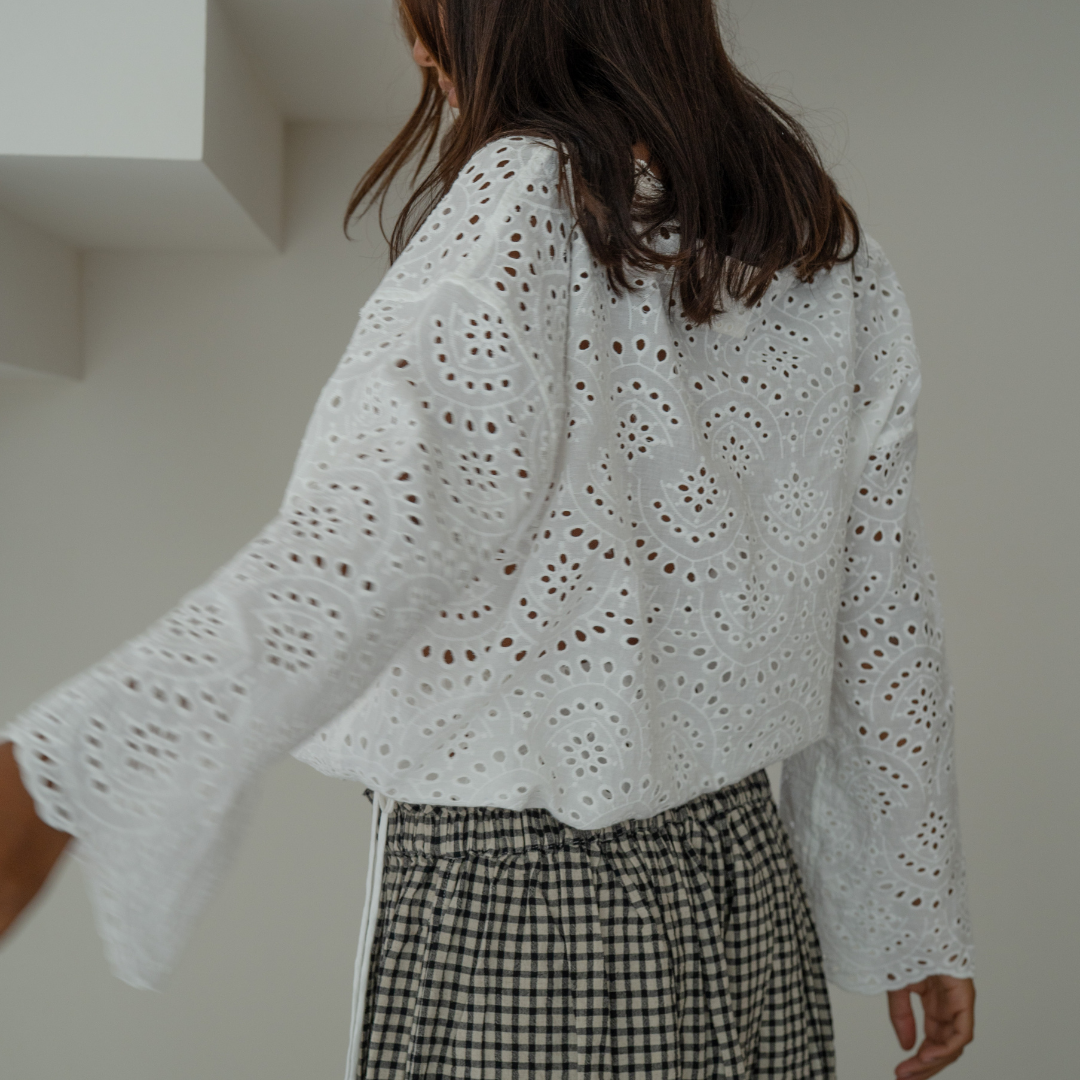 LUNA - WHITE Broderie Blouse