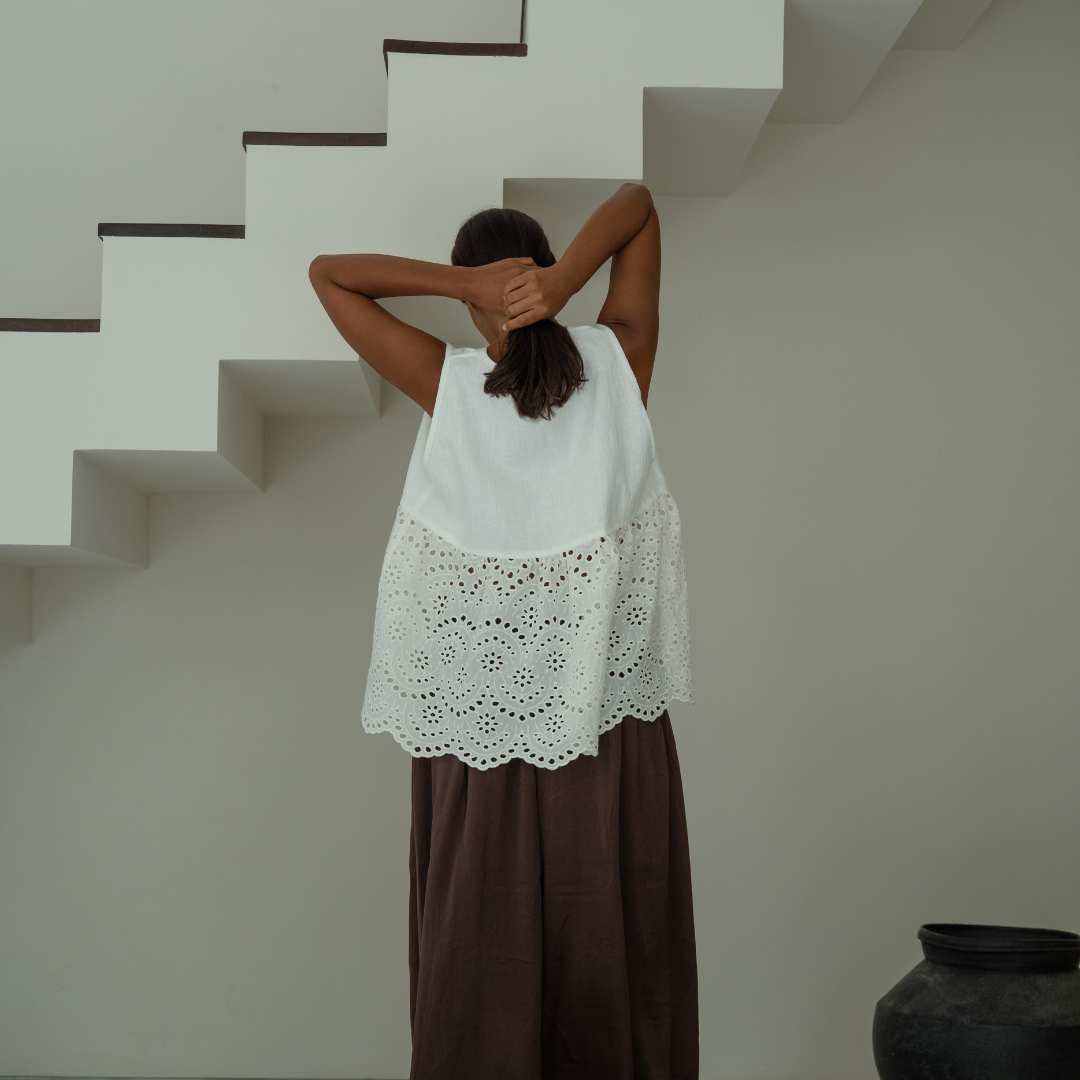 VALERIE - WHITE Broderie &amp; Ramie Top