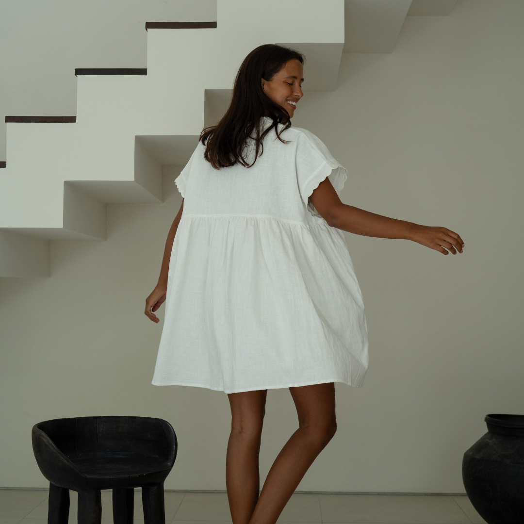 ONNI MINI - WHITE Scalloped Ramie Dress